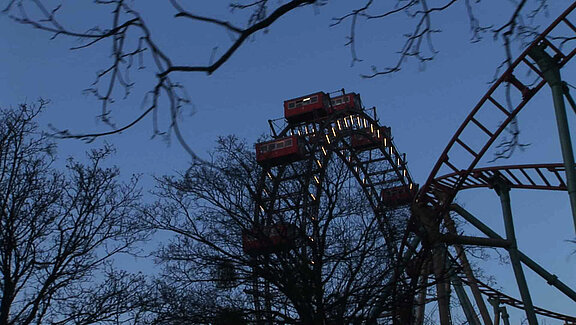 Freuds_verschwundene_Nachbarn_Pressefoto_8_riesenrad.jpg  