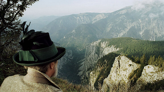 Semmering_Berger_Freud_ins_Hoellental_blickend.1.jpg  