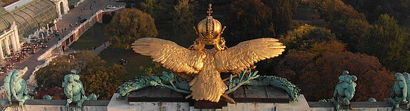 Hoflieferanten_201801_Adler_Hofburg_Burggarten_c_kurtmayerfilm.jpg  